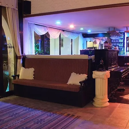 Club Pirinc בודרום